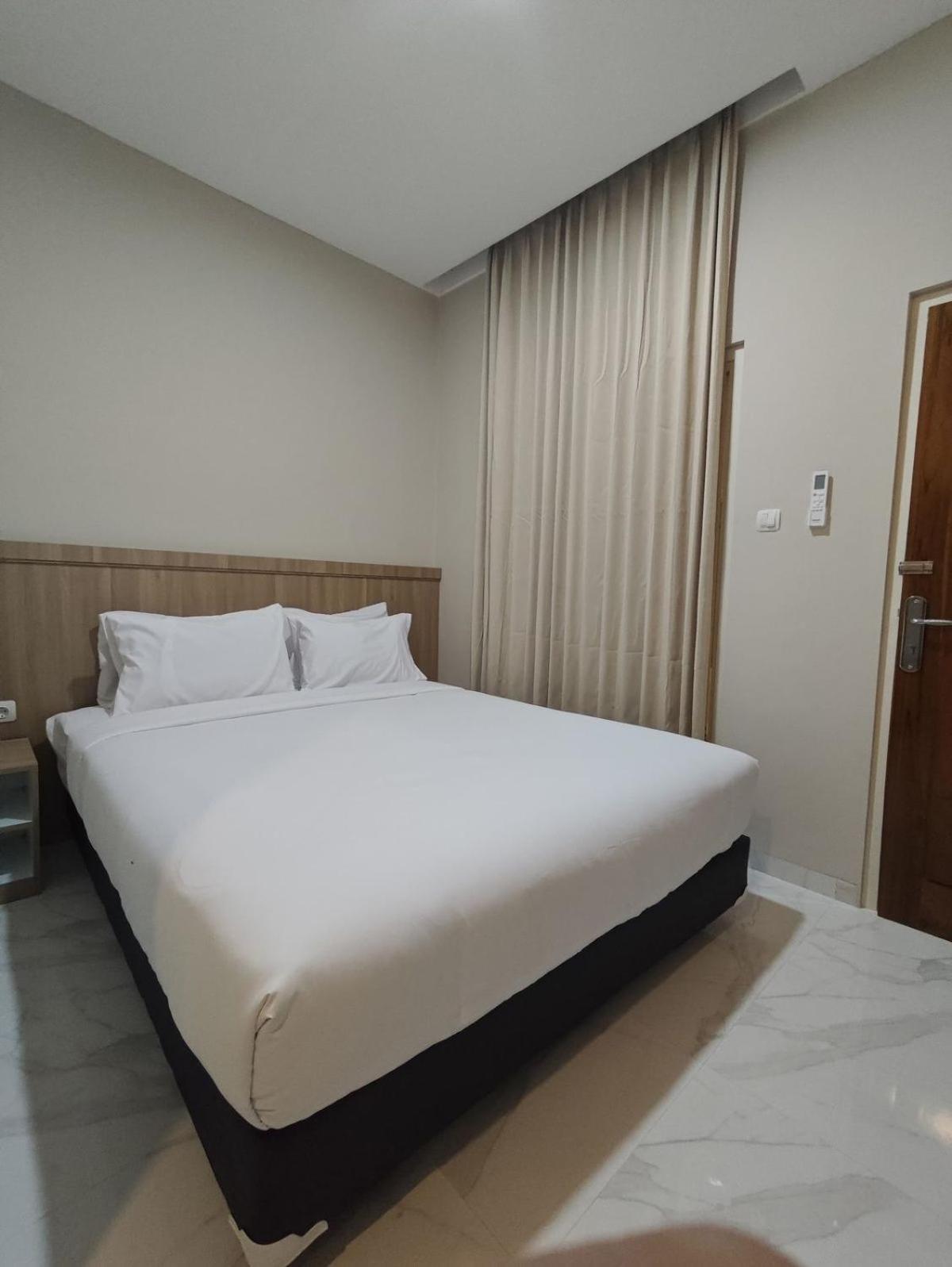 El Nipa Hotel Labuan Bajo Kültér fotó
