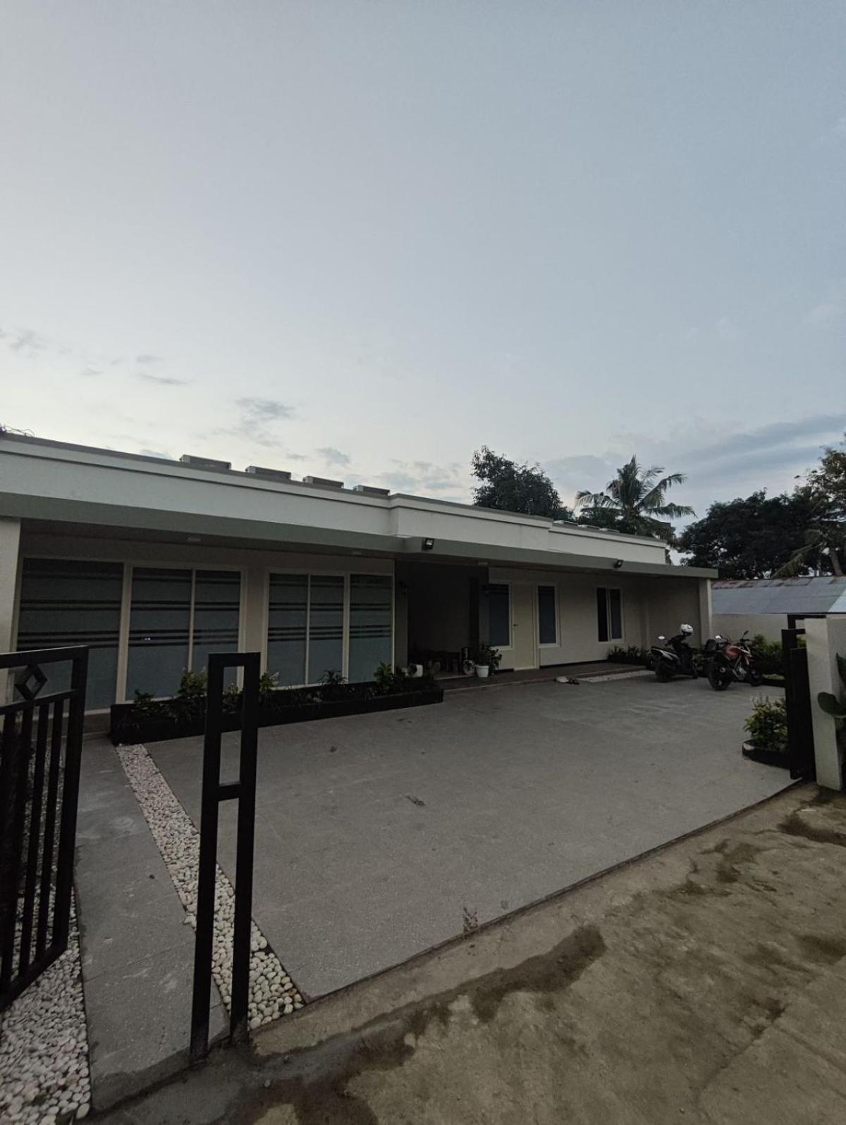 El Nipa Hotel Labuan Bajo Kültér fotó