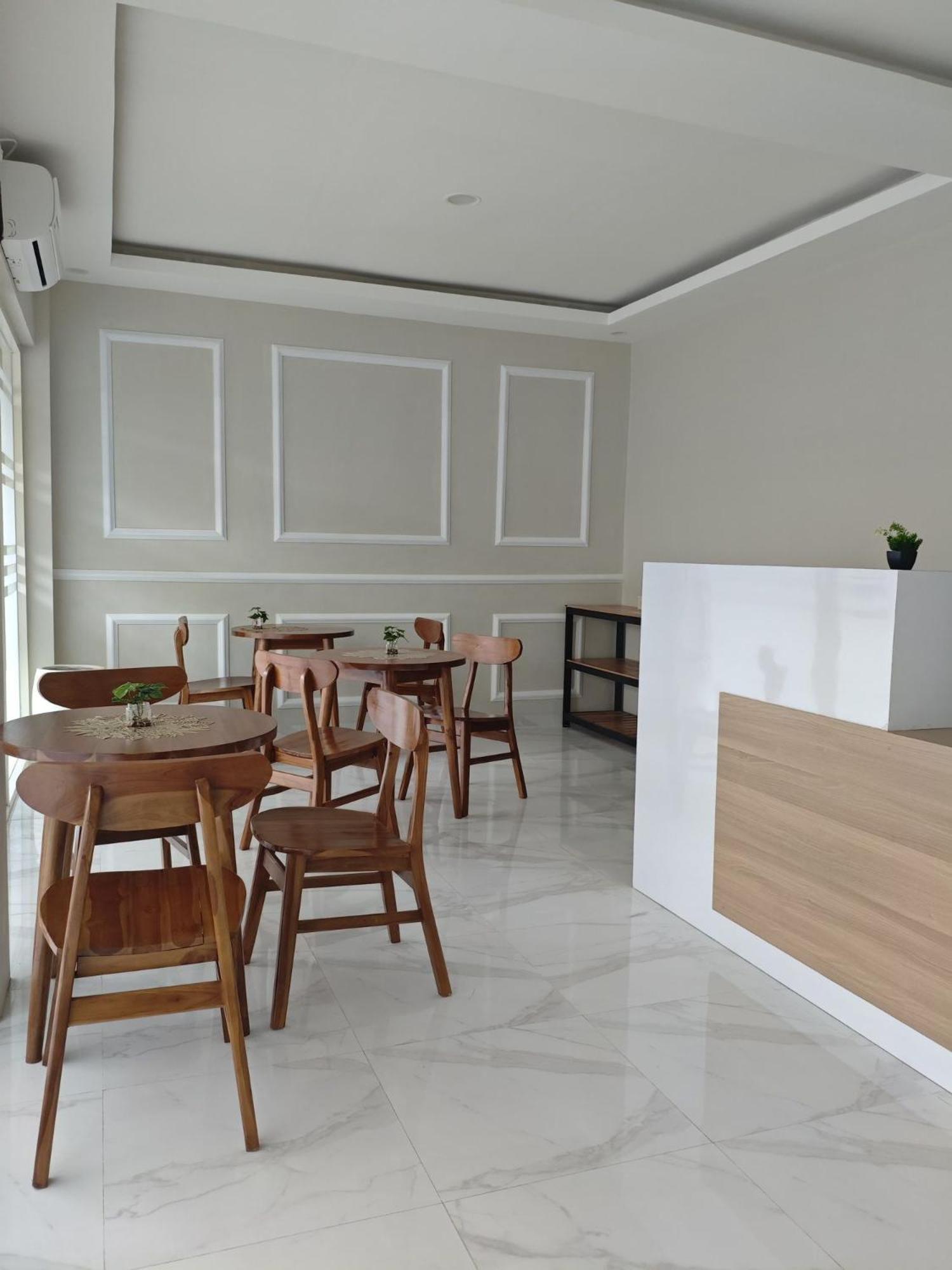 El Nipa Hotel Labuan Bajo Kültér fotó