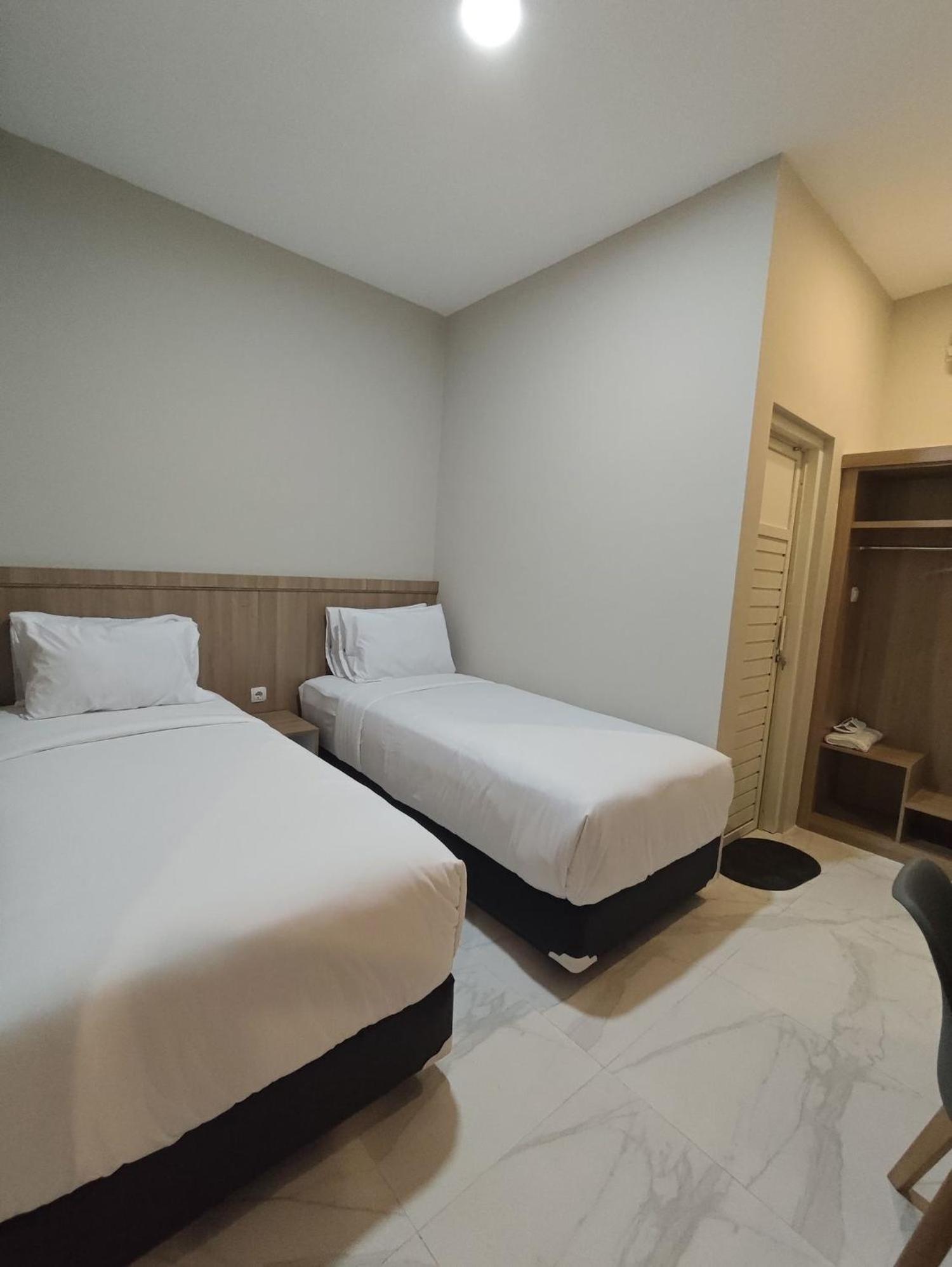 El Nipa Hotel Labuan Bajo Kültér fotó