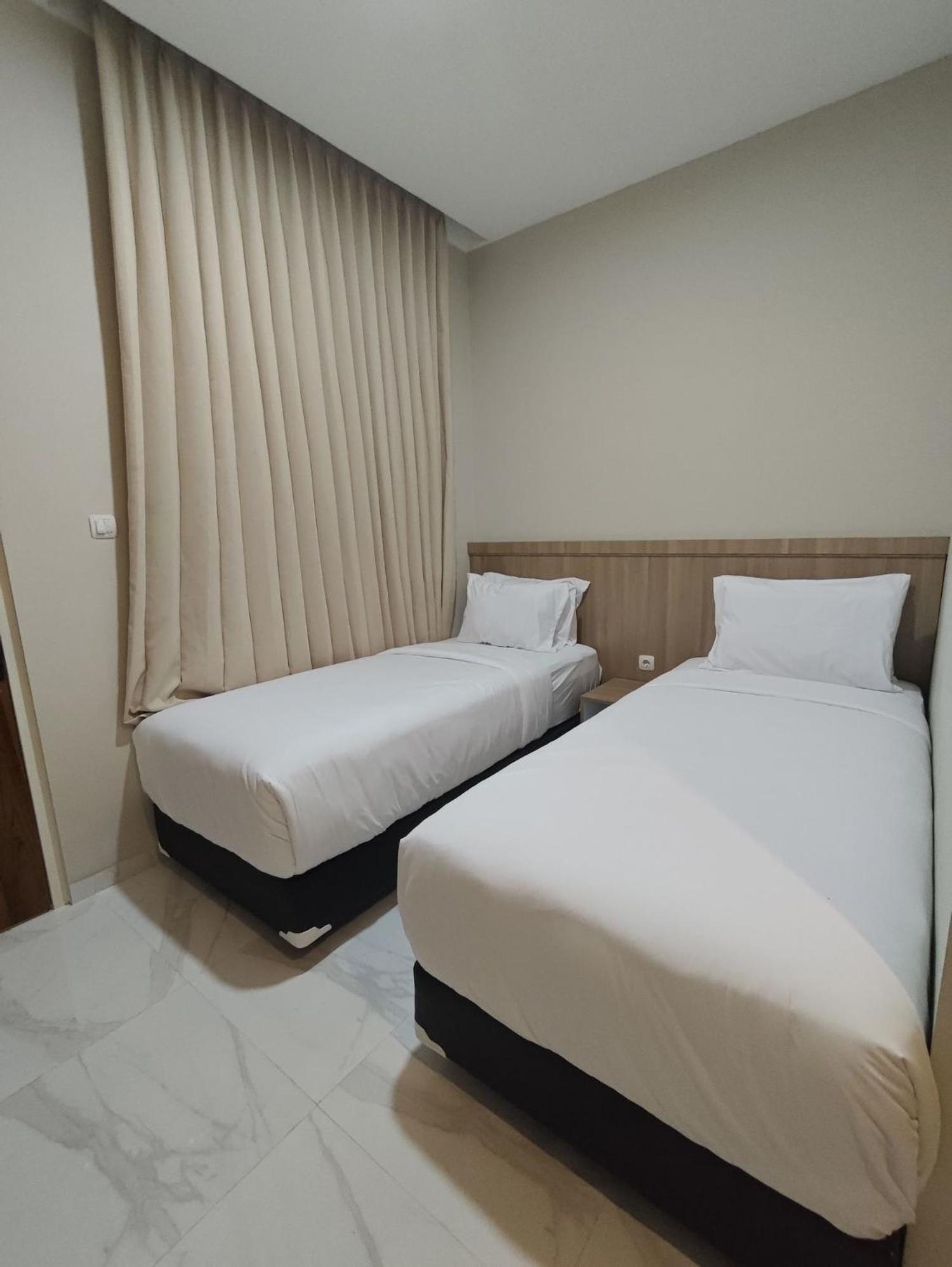 El Nipa Hotel Labuan Bajo Kültér fotó